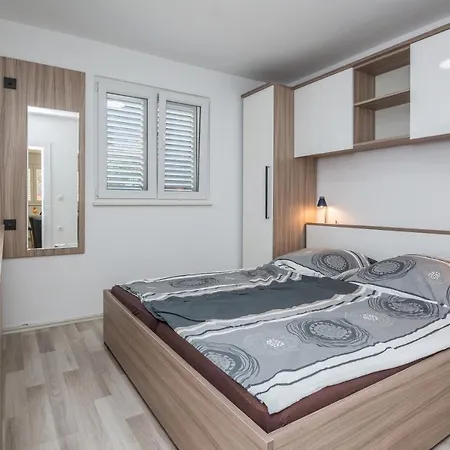 With Parking Space - 20971 Apartman