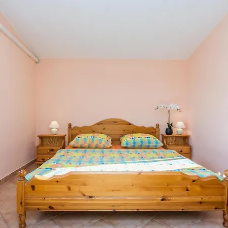 Apartment With Parking Space - 20971