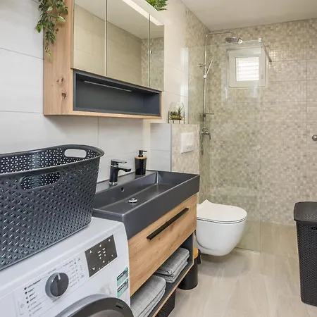 With Parking Space - 20971 Apartment Vir
