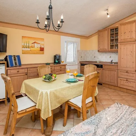 Apartment With Parking Space - 20971